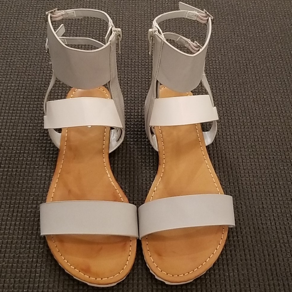 Sandals - Picture 2 of 5